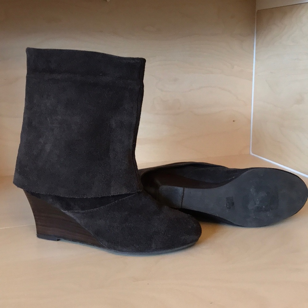 ZiGi ny suede booties size 10. Never worn!